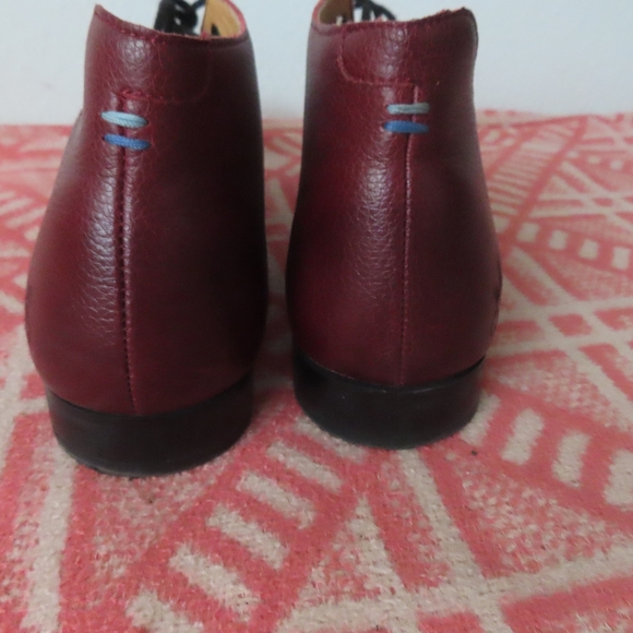 john fluevog vegan vogs RADIO CJRT LACE-UP ANKLE BOOT Red Vegan 9.5 - Picture 4 of 11